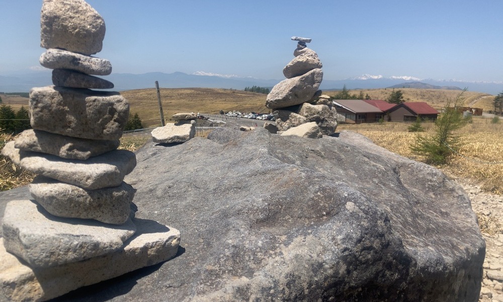 八ヶ岳の稜線へ続く登山道──何度歩いても終わらない、身体で受け取る山の体験風景