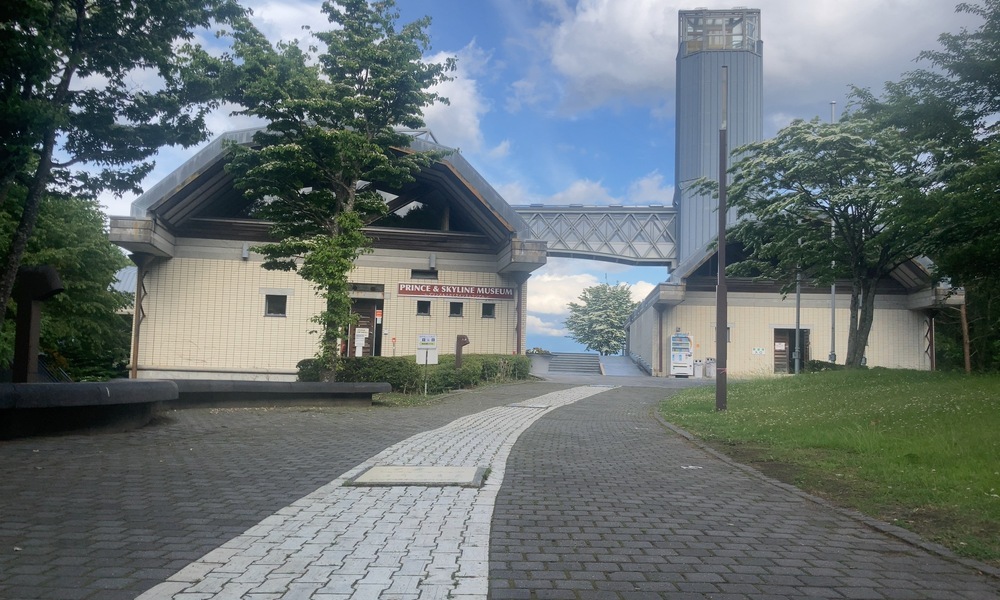 ミュージアムへ近づくアプローチ。